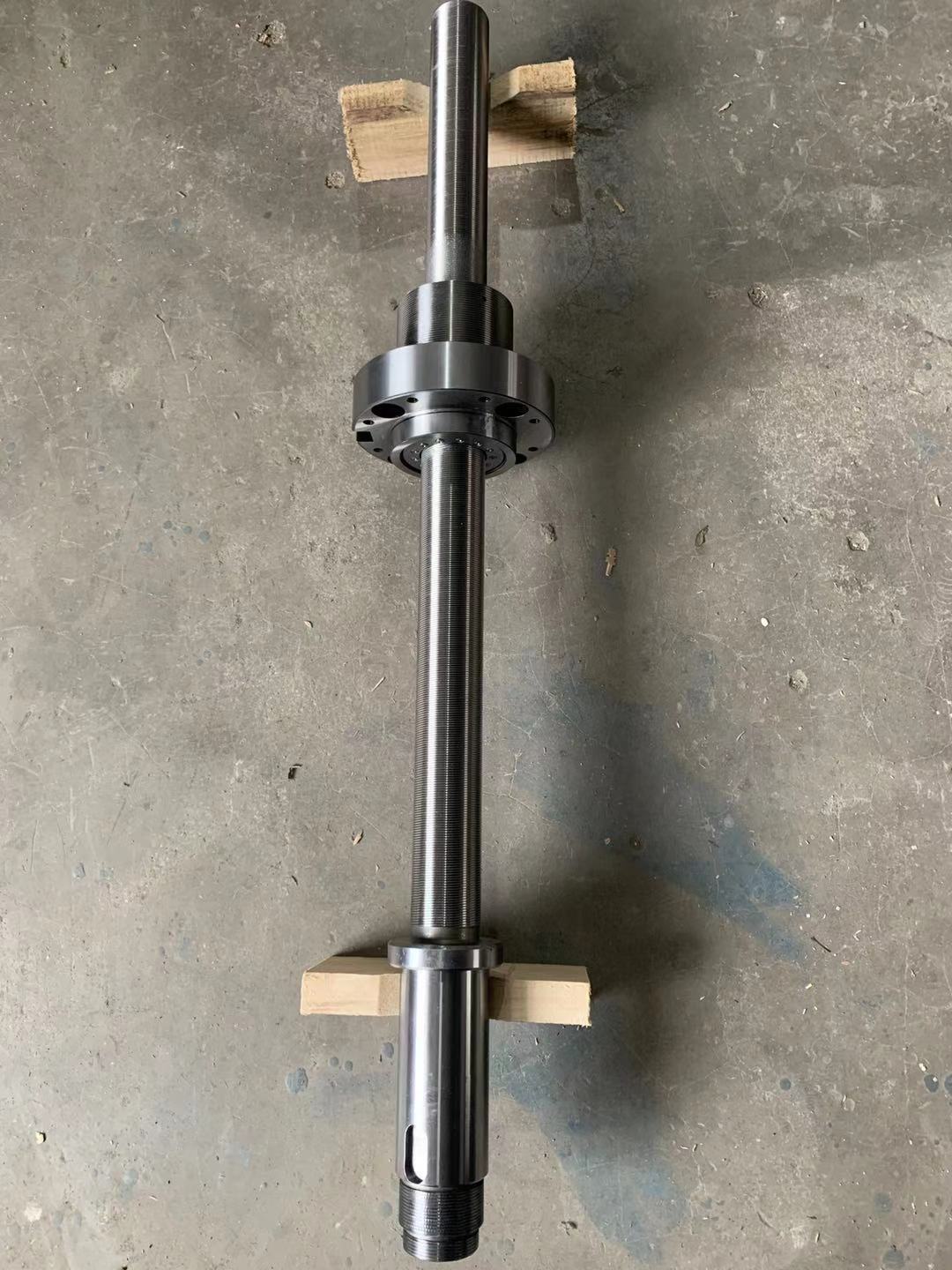 Roller screw thin length